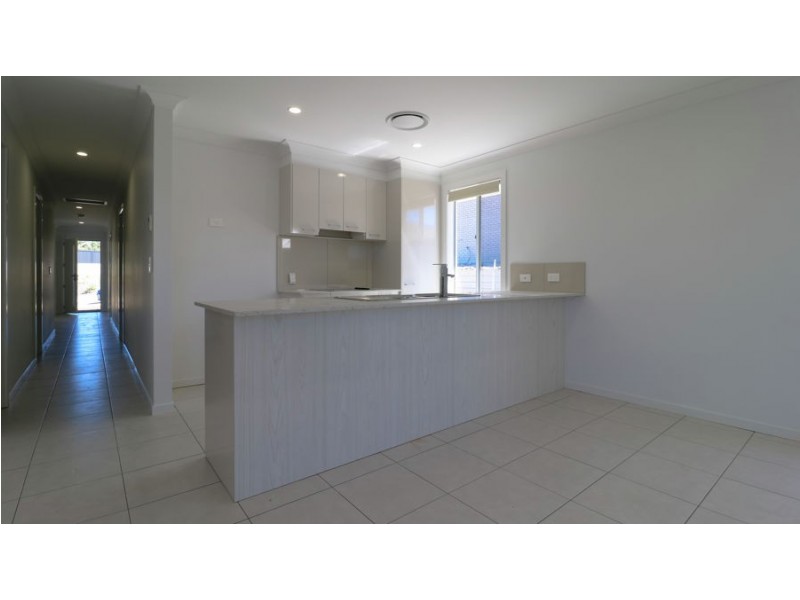 1/3 Gooloowan Circle, Brassall QLD 4305