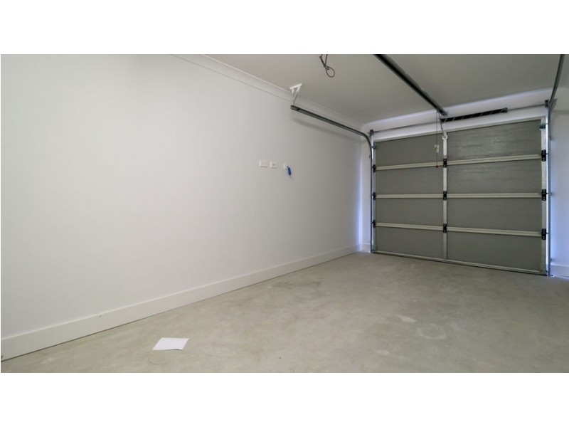 1/3 Gooloowan Circle, Brassall QLD 4305
