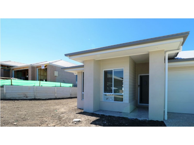 1/3 Gooloowan Circle, Brassall QLD 4305