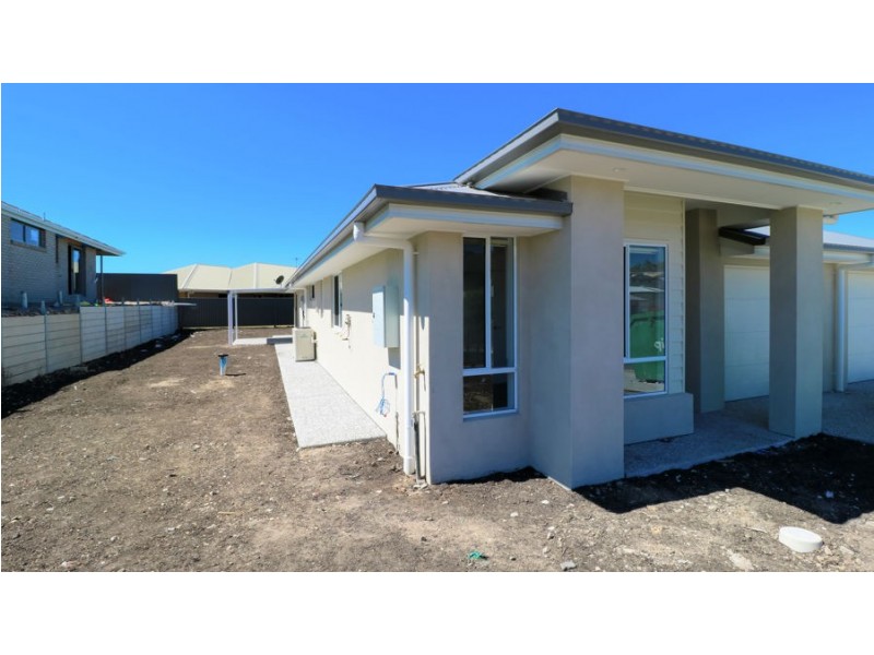 1/3 Gooloowan Circle, Brassall QLD 4305