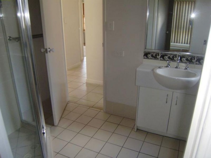 63 Creekside Drive, Springfield Lakes QLD 4300
