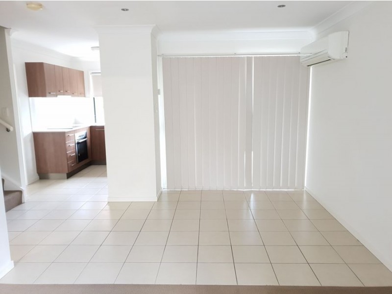 6/8 Macquarie Street, Booval QLD 4304