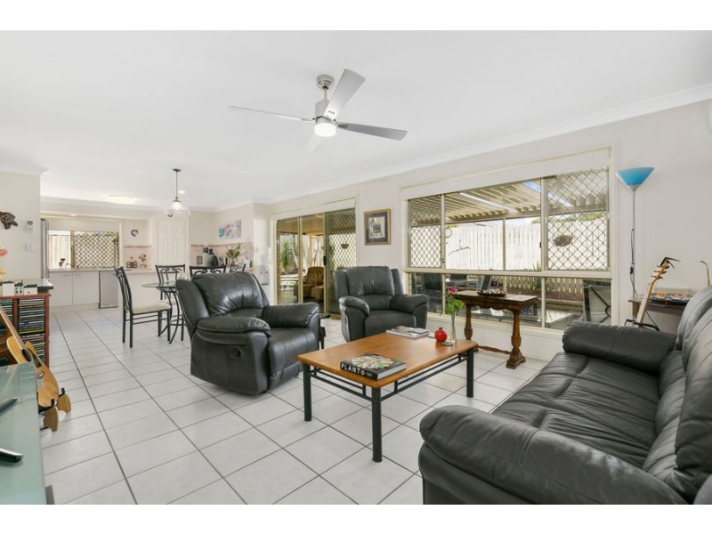 17 BANKSWOOD COURT, Camira QLD 4300