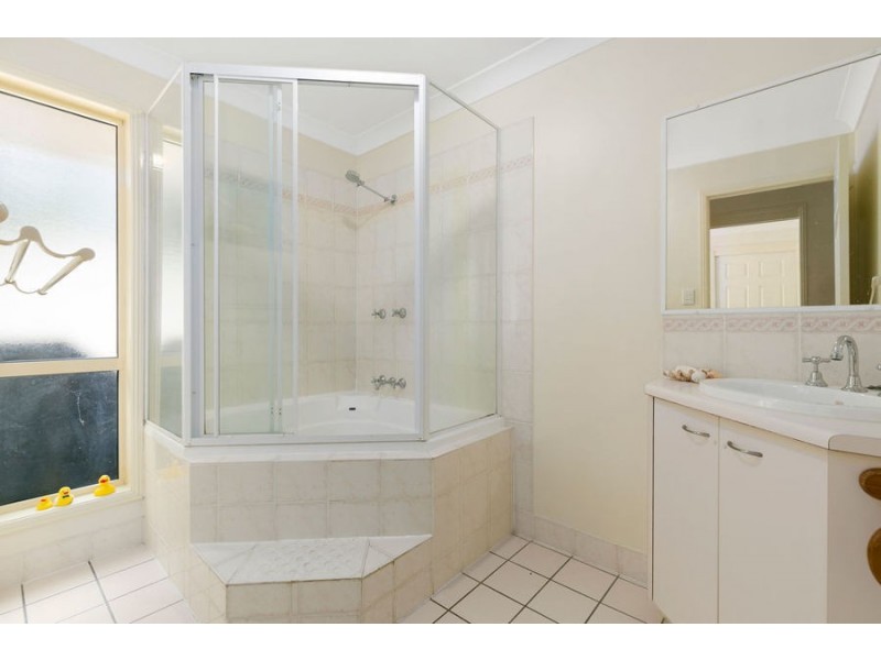 17 BANKSWOOD COURT, Camira QLD 4300