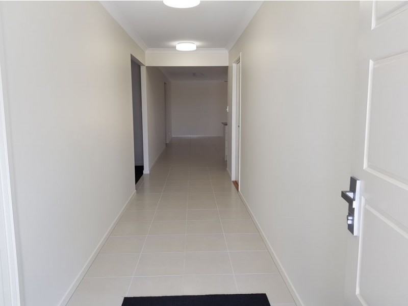 9 Clarence Place, Plainland QLD 4341