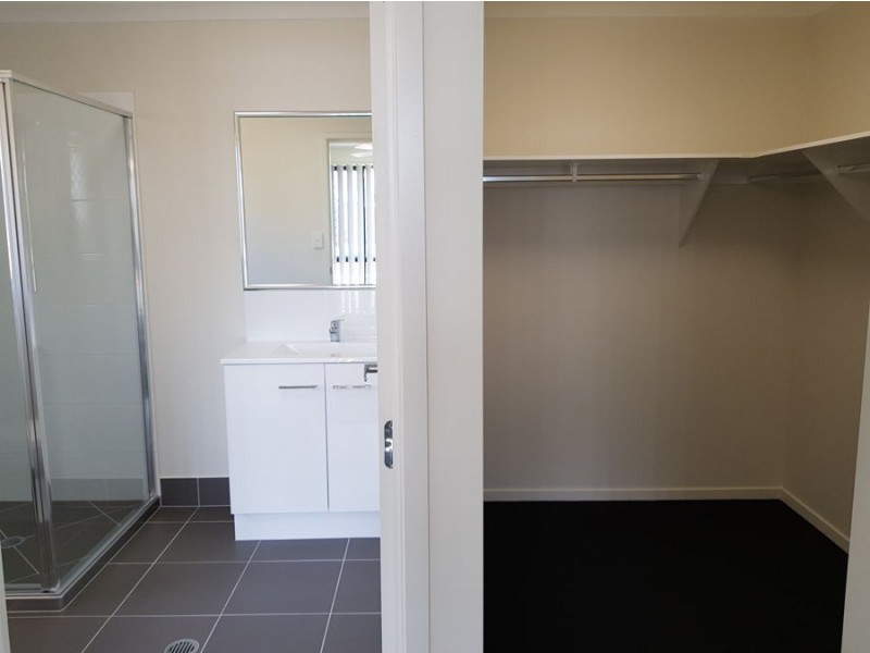 9 Clarence Place, Plainland QLD 4341