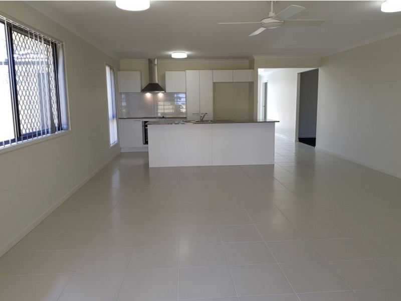 9 Clarence Place, Plainland QLD 4341