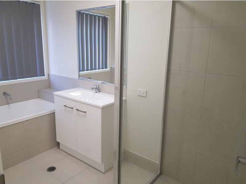 9 Clarence Place, Plainland QLD 4341