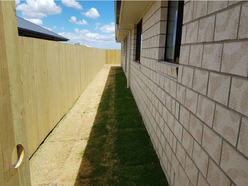 9 Clarence Place, Plainland QLD 4341
