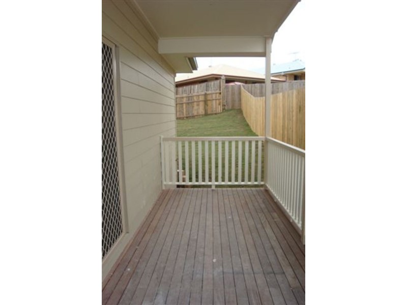 10 Park Edge Drive, Springfield Lakes QLD 4300