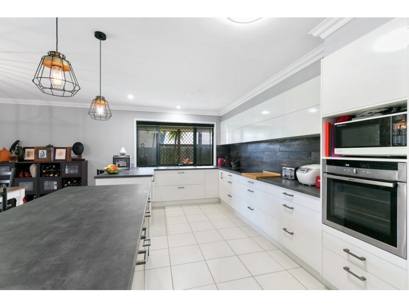 15 Shangrila Crescent, Springfield Lakes QLD 4300