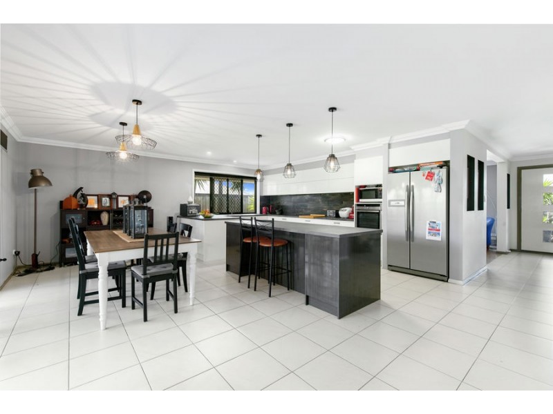 15 Shangrila Crescent, Springfield Lakes QLD 4300