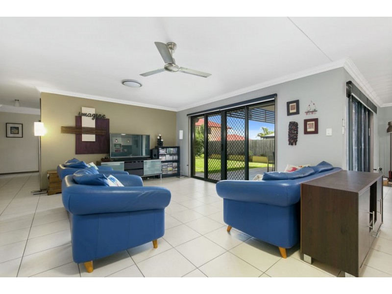 15 Shangrila Crescent, Springfield Lakes QLD 4300