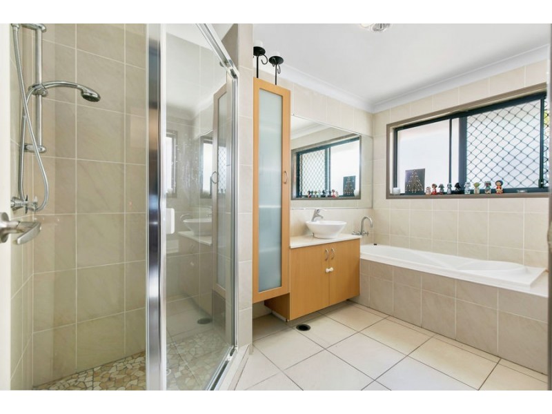 15 Shangrila Crescent, Springfield Lakes QLD 4300