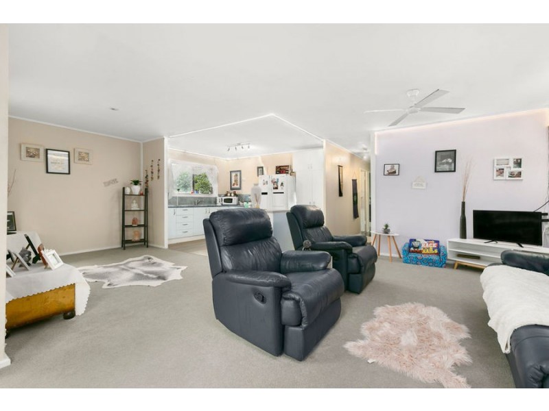 4 Lang Court, Goodna QLD 4300