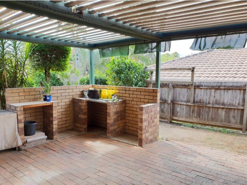 24 Haldham Crescent, Regents Park QLD 4118