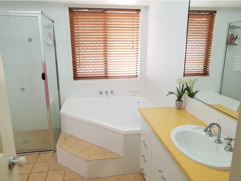 38 Sheldrake Place, Moggill QLD 4070