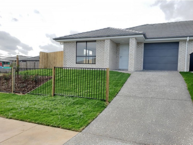 7B Hastings Avenue, Plainland QLD 4341