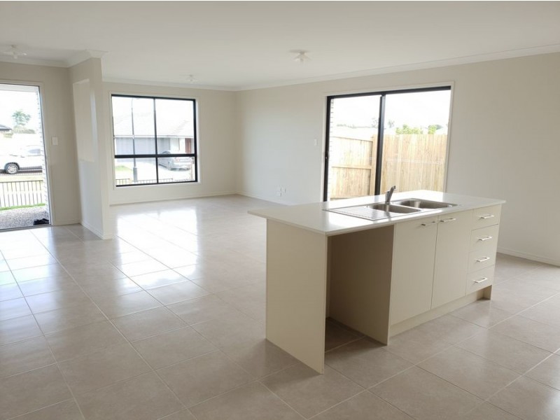 7B Hastings Avenue, Plainland QLD 4341