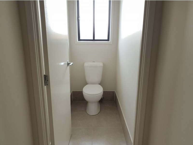 7B Hastings Avenue, Plainland QLD 4341