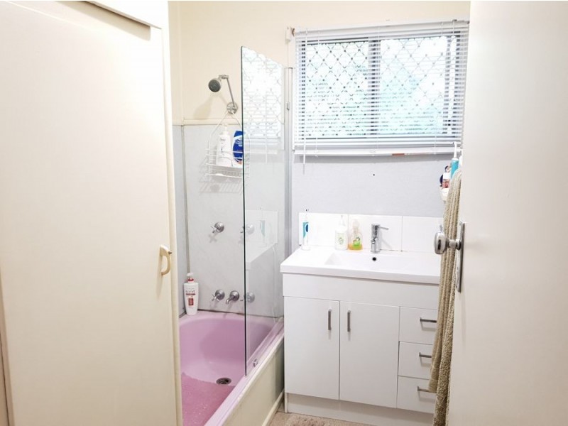 65 Frederick Street, Eastern Heights QLD 4305