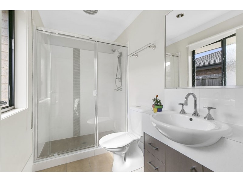 9 Moogerah Blvd, Redbank Plains QLD 4301