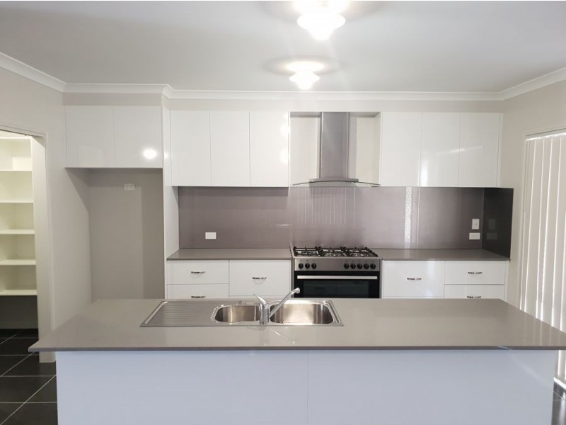 2 BRADLEY CLOSE, Laidley Heights QLD 4341
