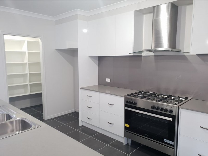2 BRADLEY CLOSE, Laidley Heights QLD 4341