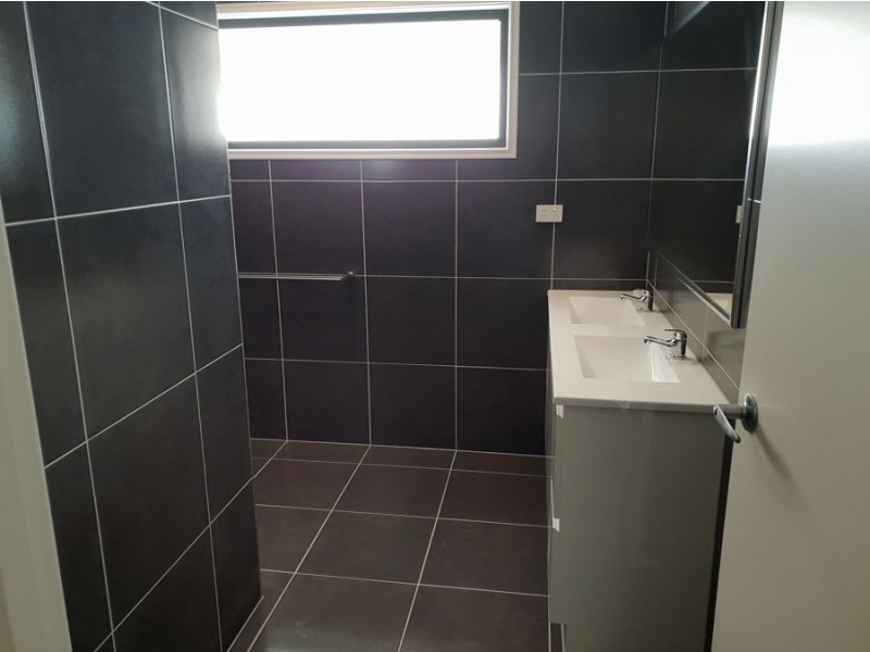 2 BRADLEY CLOSE, Laidley Heights QLD 4341