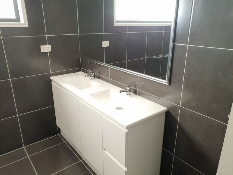 2 BRADLEY CLOSE, Laidley Heights QLD 4341