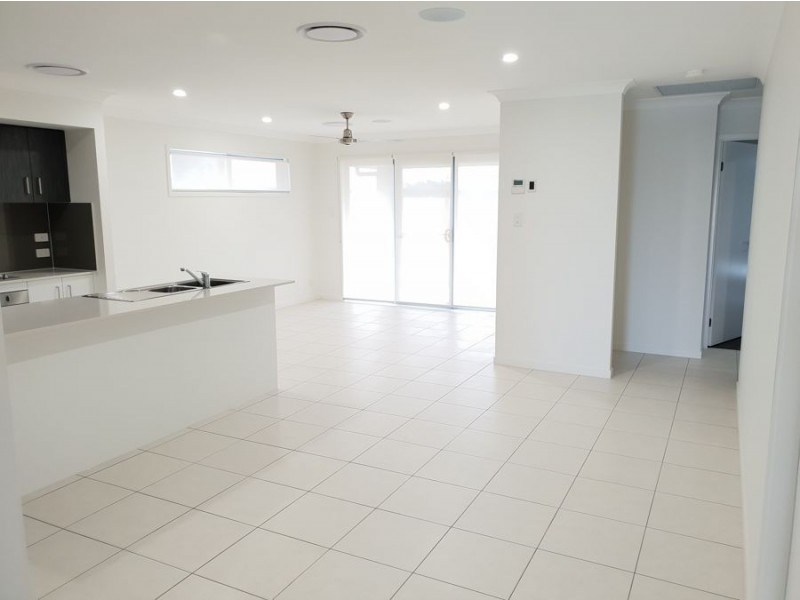 13 Splendid Close, Pallara QLD 4110