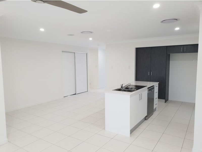 13 Splendid Close, Pallara QLD 4110