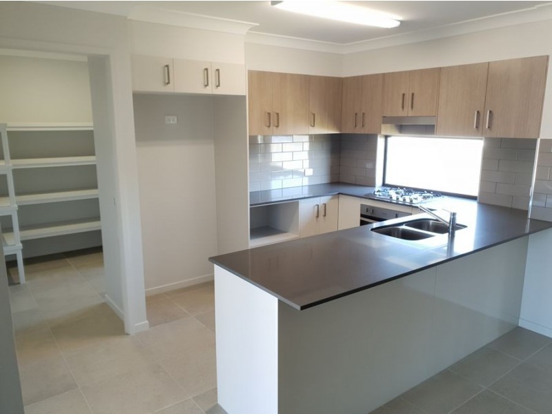 29 Acacia Place, Spring Mountain QLD 4124