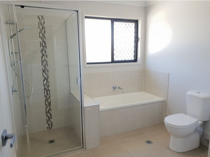 29 Acacia Place, Spring Mountain QLD 4124