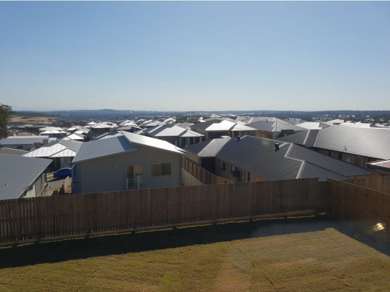 29 Acacia Place, Spring Mountain QLD 4124