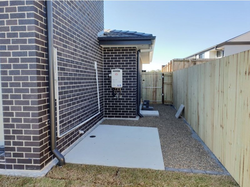 29 Acacia Place, Spring Mountain QLD 4124