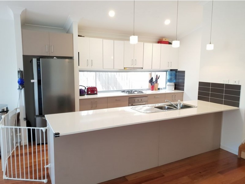 5 Rosella Crescent, Springfield Lakes QLD 4300