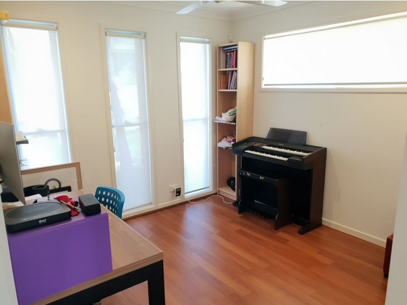 5 Rosella Crescent, Springfield Lakes QLD 4300