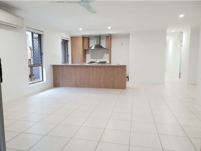 18 Sunbury Street, Pallara QLD 4110