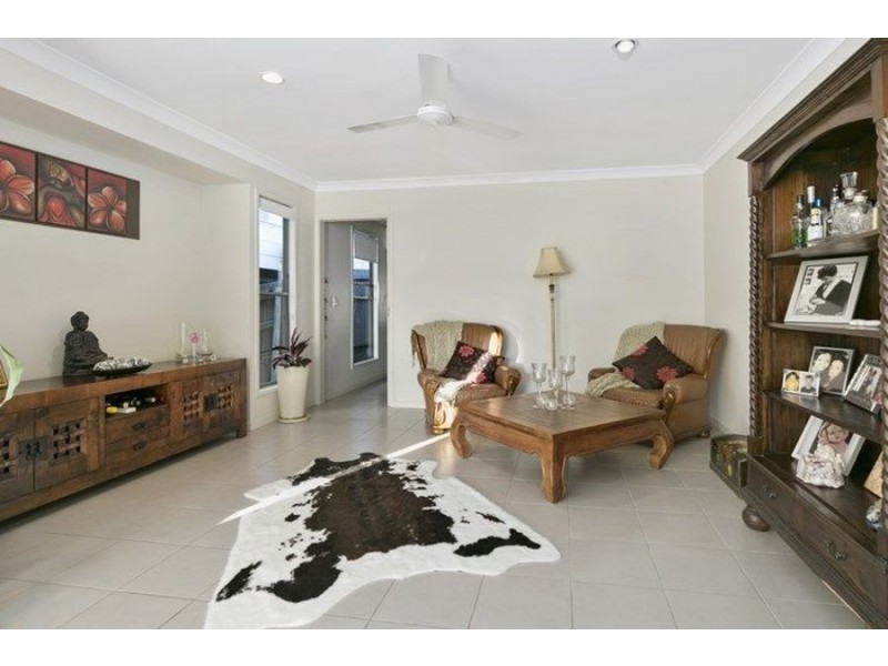 32 Greentrees Terrace, Springfield Lakes QLD 4300