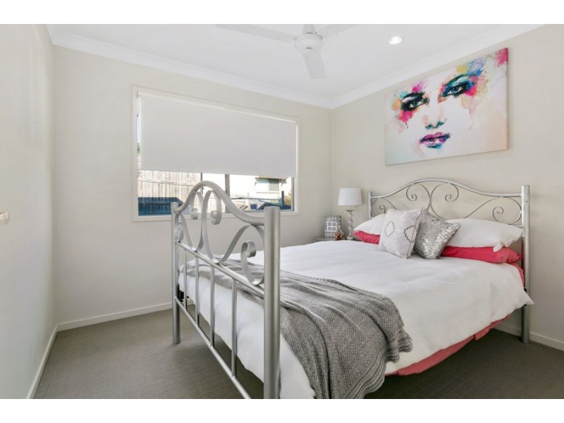32 Greentrees Terrace, Springfield Lakes QLD 4300