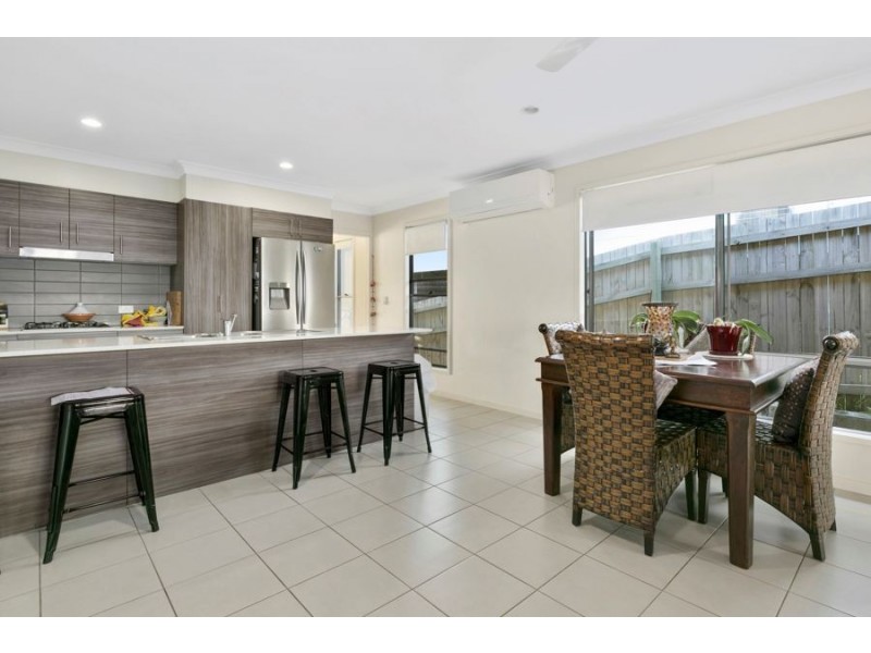 32 Greentrees Terrace, Springfield Lakes QLD 4300