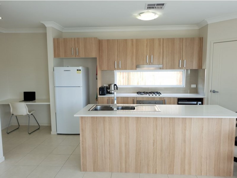 15 Madeira Street, Springfield Lakes QLD 4300
