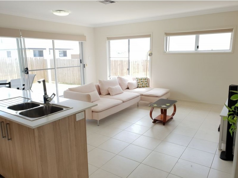 15 Madeira Street, Springfield Lakes QLD 4300