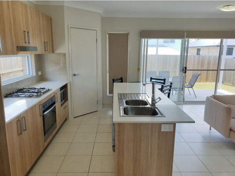 15 Madeira Street, Springfield Lakes QLD 4300