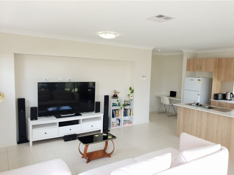 15 Madeira Street, Springfield Lakes QLD 4300