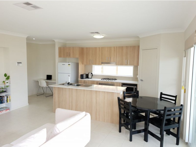 15 Madeira Street, Springfield Lakes QLD 4300