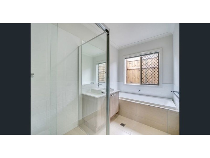 53 Dubai Circuit, Spring Mountain QLD 4124