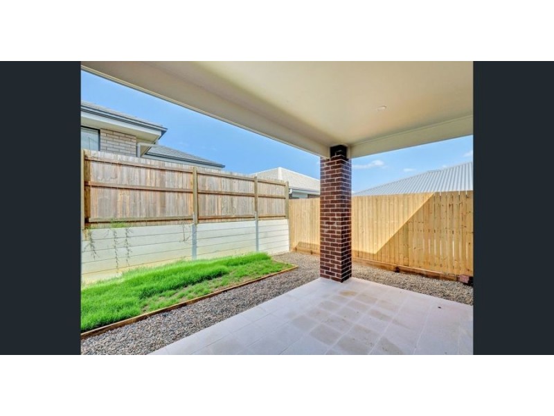 53 Dubai Circuit, Spring Mountain QLD 4124