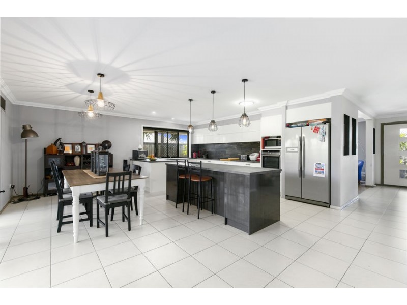 15 Shangrila Crescent, Springfield Lakes QLD 4300